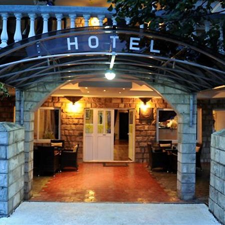 Hotel Evropa Подгорица Экстерьер фото