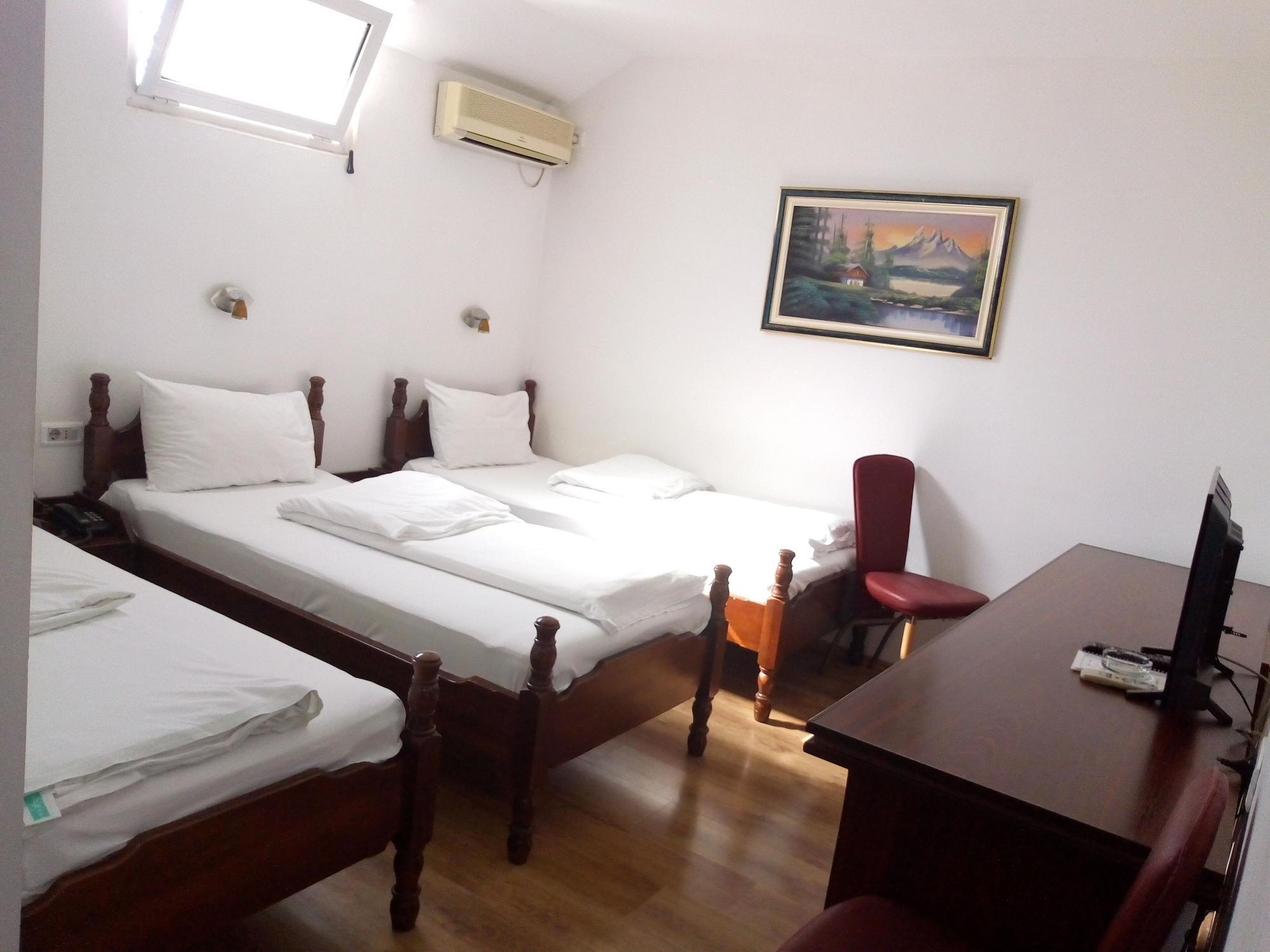 Hotel Evropa Подгорица Экстерьер фото