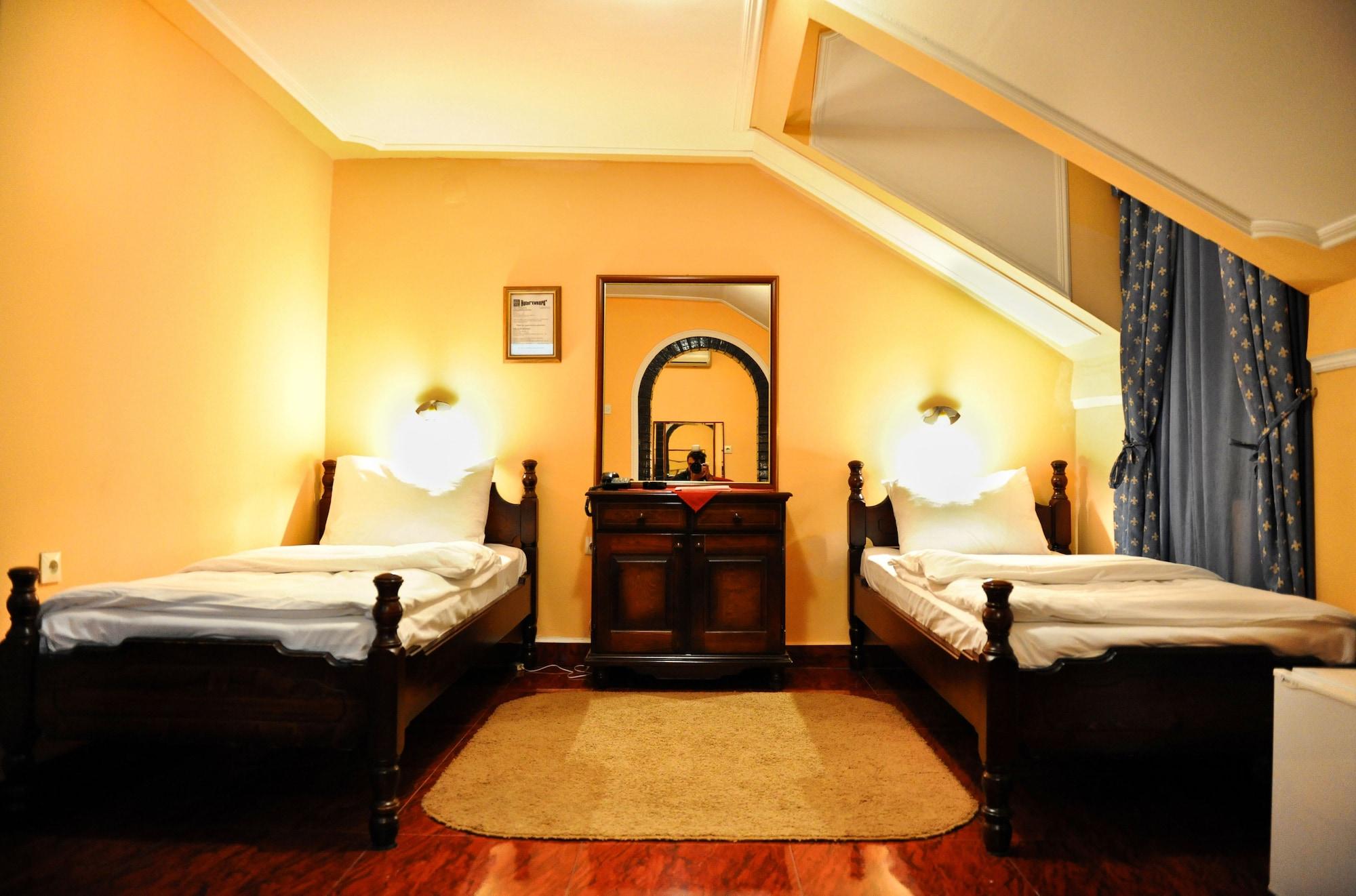 Hotel Evropa Подгорица Экстерьер фото