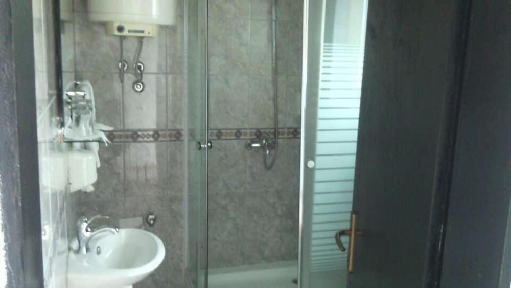 Hotel Evropa Подгорица Экстерьер фото