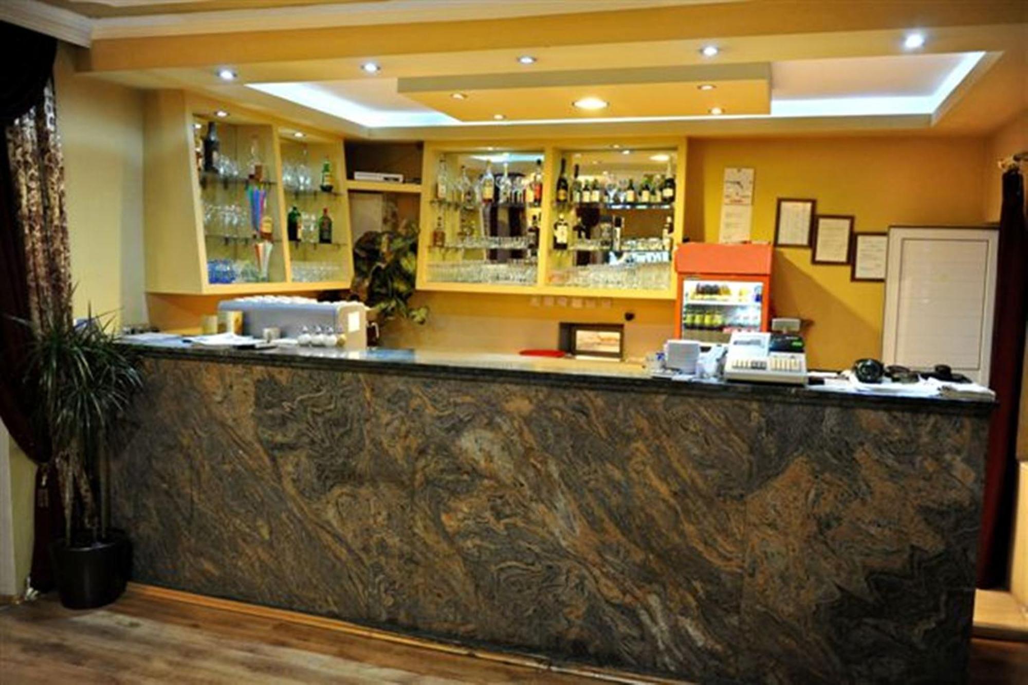 Hotel Evropa Подгорица Экстерьер фото