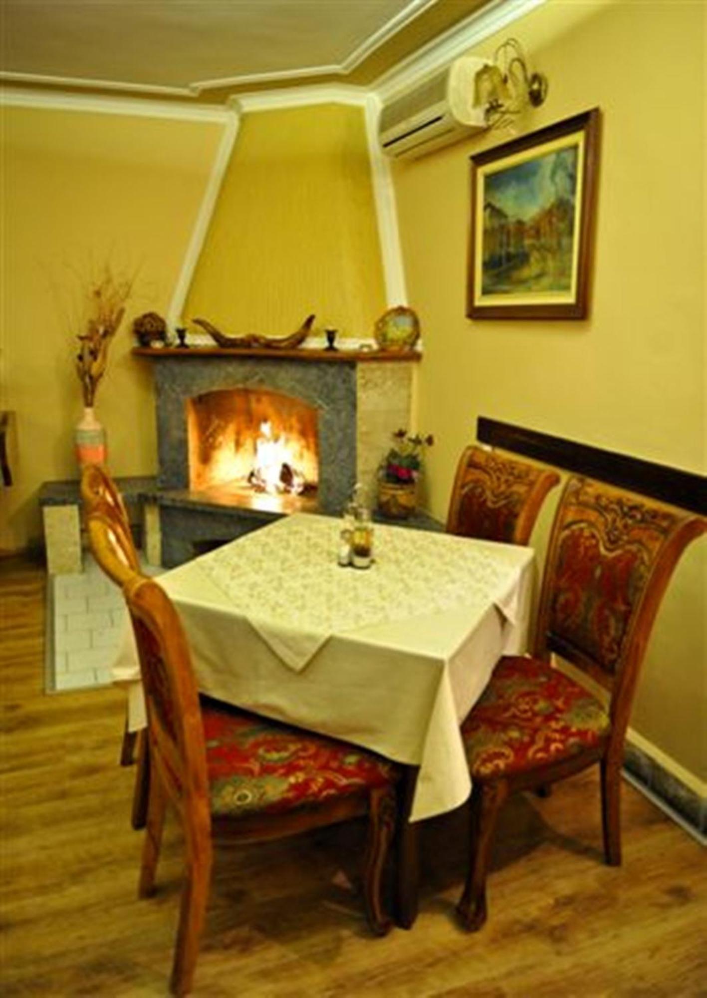 Hotel Evropa Подгорица Экстерьер фото