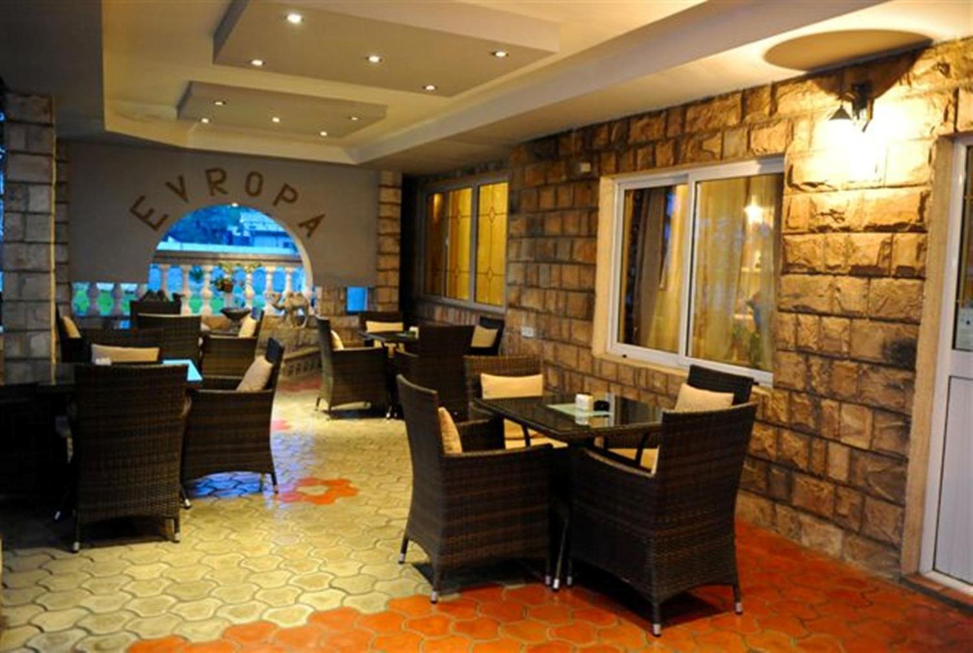 Hotel Evropa Подгорица Экстерьер фото