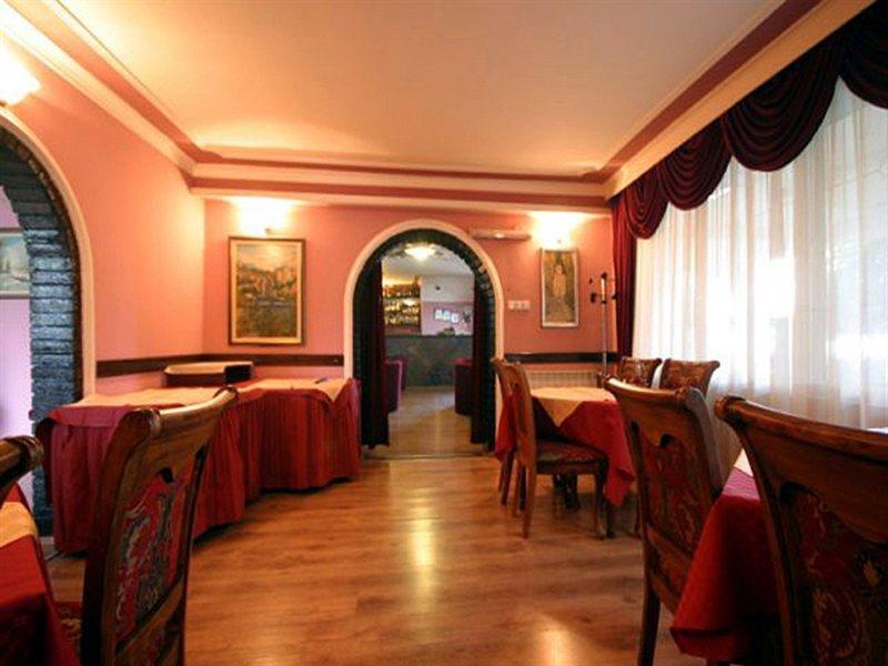 Hotel Evropa Подгорица Интерьер фото